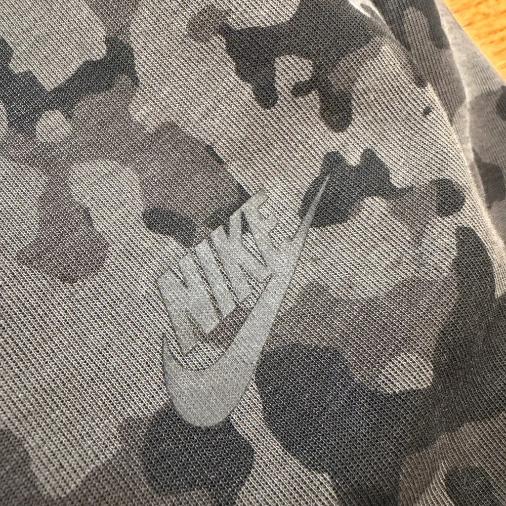 Nike Sportswear Tech Fleece Jogger Pants Mens 2XL Gray Camo Camo 28
